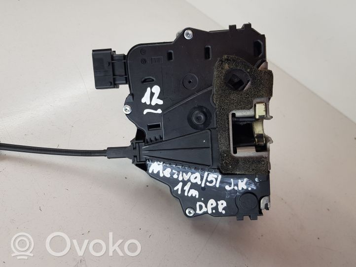 Opel Meriva B Front door lock 13258279