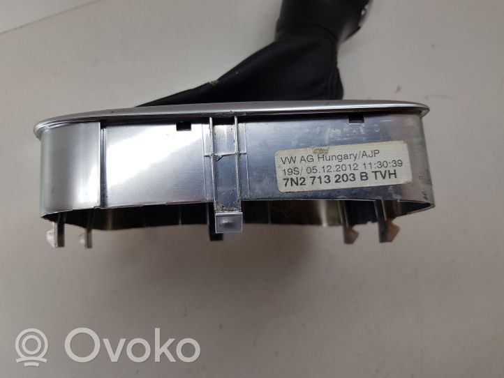 Volkswagen Sharan Revêtement pommeau de levier de vitesses cuir 7N2713203B