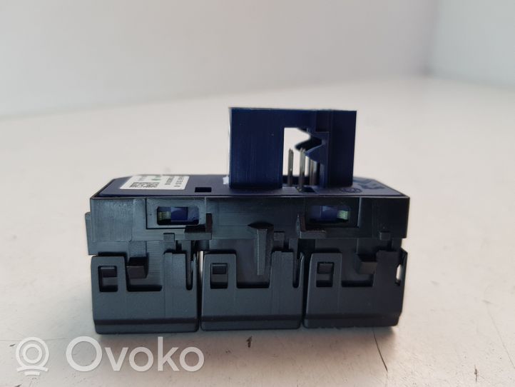 Peugeot 508 ESP (stability program) switch 96657752XT