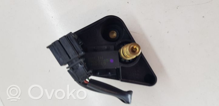 Volkswagen Touareg I Vacuum valve 7L0616751A