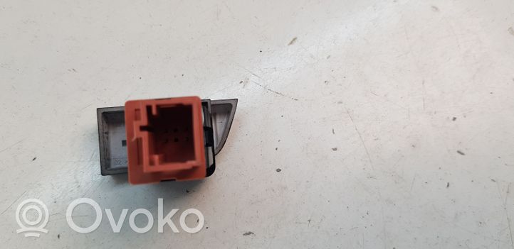 Citroen C4 II Picasso Antipraslidimo/ sukibimo (ASR) jungtukas 9678116777