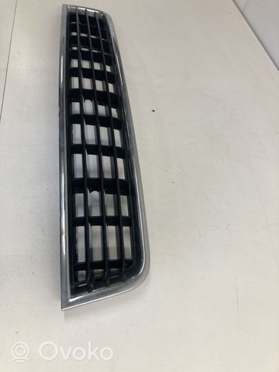 Audi A4 Allroad Grille inférieure de pare-chocs avant 8E0807647