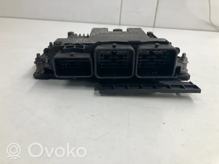 Citroen C4 II Picasso Variklio valdymo blokas 0281030548