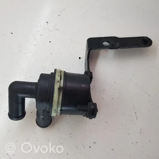 Volkswagen Touran II Pompe à eau de liquide de refroidissement 5N0965561A