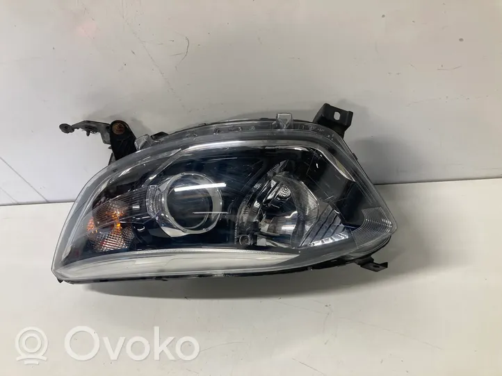 Renault Captur Lampa przednia 130702445200