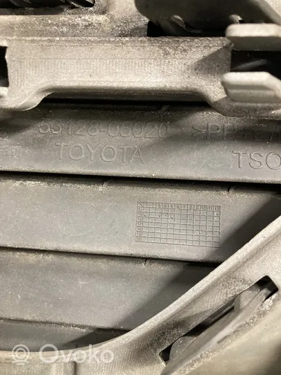 Toyota Avensis T270 Zderzak przedni 5311205100