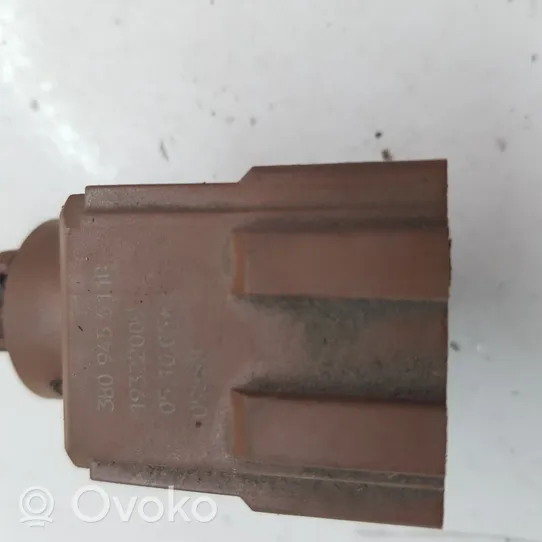 Volkswagen Polo IV 9N3 Sensor del pedal de embrague 3B0945511B