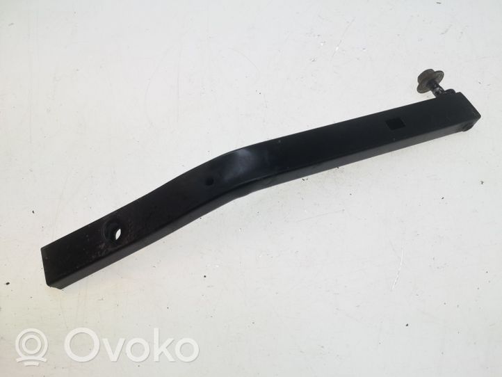 Audi A4 S4 B8 8K Staffa del pannello di supporto del radiatore 8K0805528A