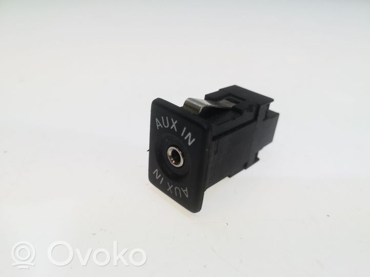 Volkswagen Golf VI Connettore plug in AUX 5K0035724