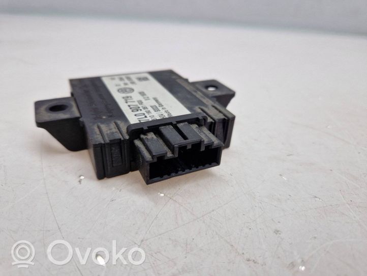 Volkswagen Touareg I Alarm control unit/module 7L0907719