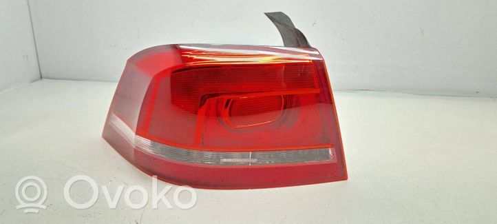 Volkswagen PASSAT B7 Lampa tylna 3AE945095F