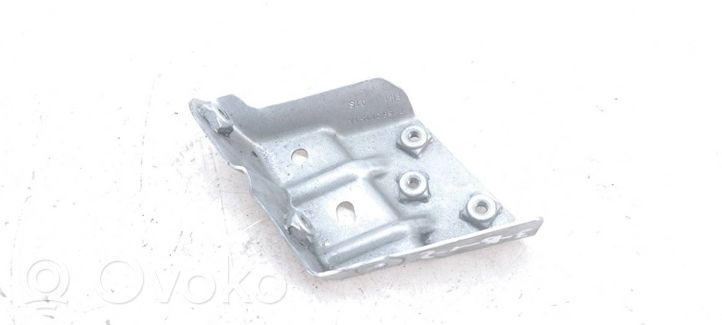 Volkswagen Touareg II Supporto di montaggio del parafango 7P6821151A