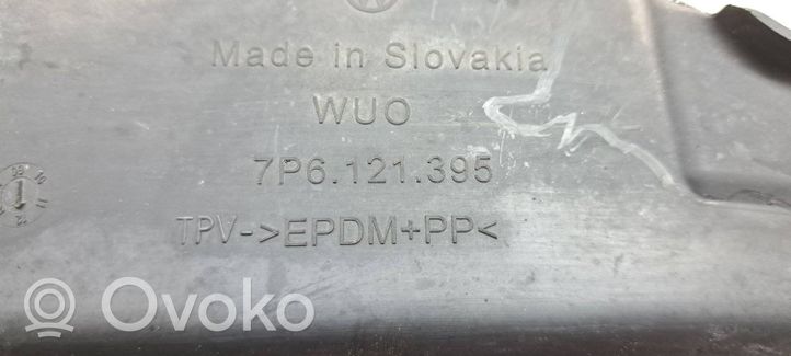 Volkswagen Touareg II Wlot / Kanał powietrza intercoolera 7P6121395