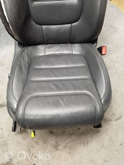 Volkswagen Touareg II Asiento delantero del pasajero 7P6971364AN