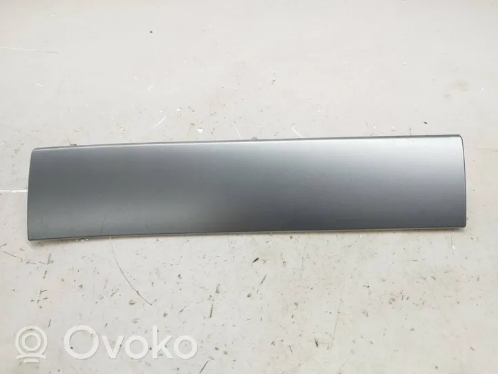 Volkswagen Touareg II Rivestimento del pannello 7P1858418