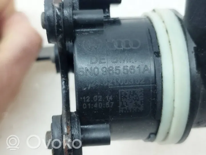 Volkswagen PASSAT B7 Pompe à eau de liquide de refroidissement 5N0965561A