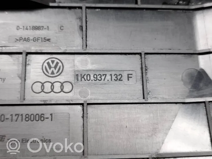 Volkswagen PASSAT CC Drošinātāju Kastes vāciņš 1K0937132F