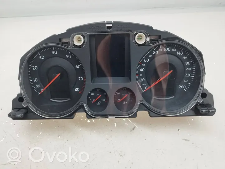 Volkswagen PASSAT B6 Speedometer (instrument cluster) 3C0920870P