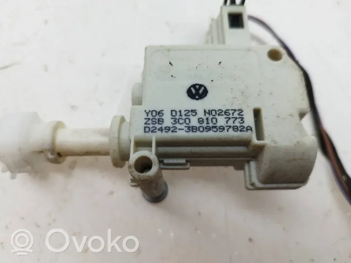 Volkswagen PASSAT B6 Moteur de verrouillage trappe à essence 3C0810773