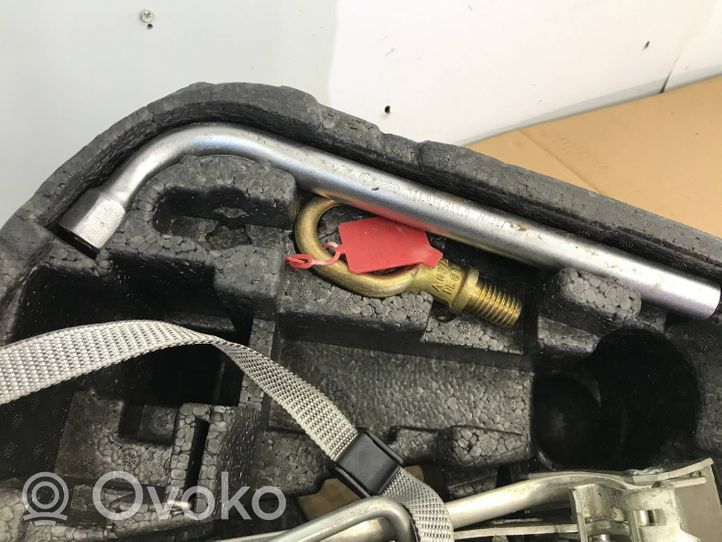 Volkswagen Golf IV Boîte à outils 1j0012115