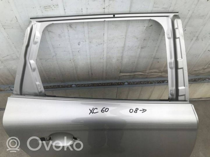 Volvo XC70 Takaovi 