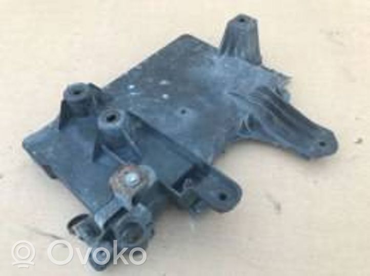 Mitsubishi Colt Boîte de batterie 8201A084