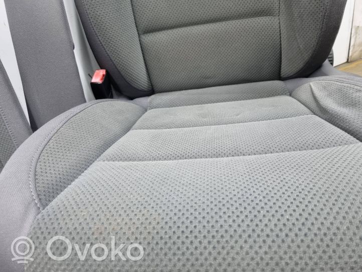 Volkswagen Golf V Fotele / Kanapa / Komplet 