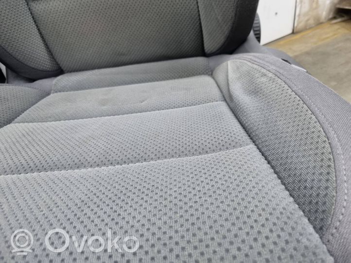 Volkswagen Golf V Fotele / Kanapa / Komplet 