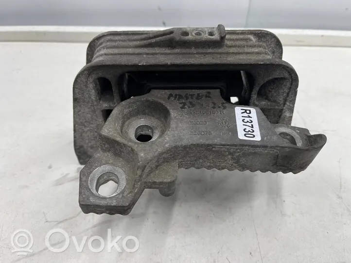 Opel Movano B Engine mount bracket 112108180r