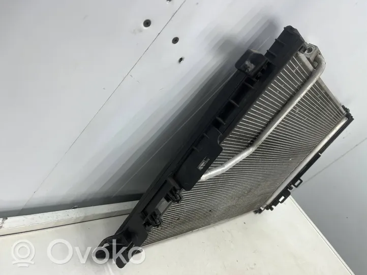 Mercedes-Benz SLK R172 Radiateur condenseur de climatisation a2045000654