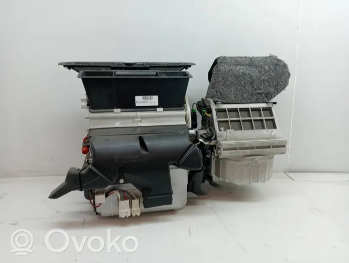 Mitsubishi Outlander Pečiuko ventiliatorius/ putikas 