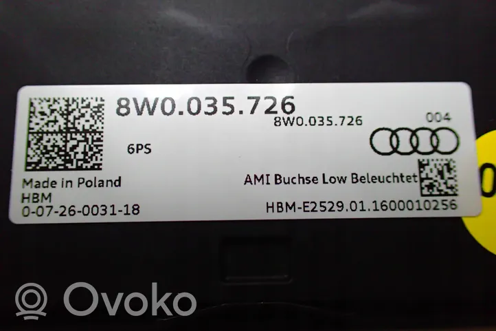 Audi A5 AUX-pistokeliitin 8W0035726