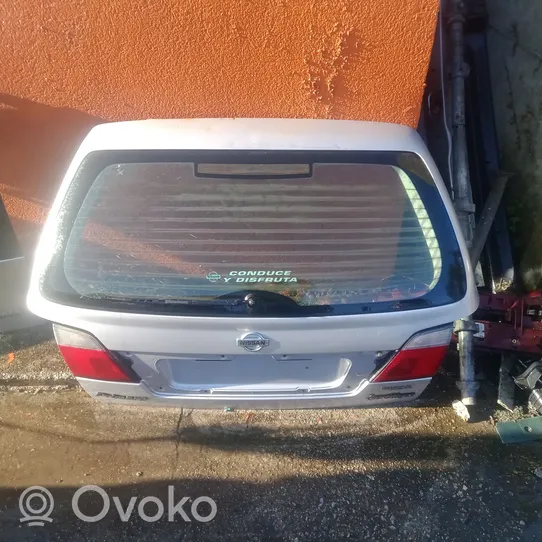 Nissan Primera Tylna klapa bagażnika 