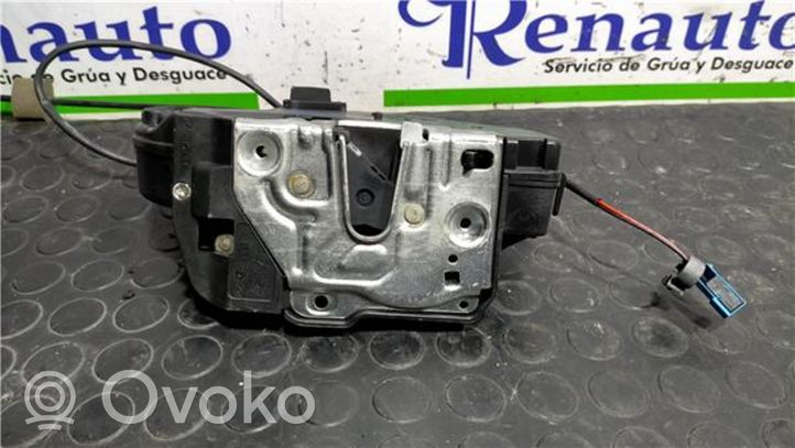 Mercedes-Benz C W203 Moteur de centralisation serrure de porte arrière 2037300235