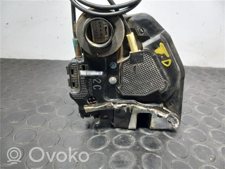 Toyota RAV 4 (XA30) Moteur de centralisation serrure de porte arrière 9120305