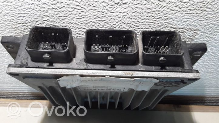 Renault Megane II Sterownik / Moduł ECU 8200259832