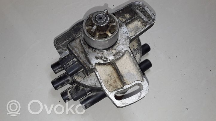 Mazda Xedos 6 Dzirksteļu sadalītājs T0T52171