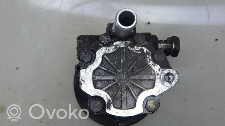 Volkswagen Golf III Power steering pump 91125