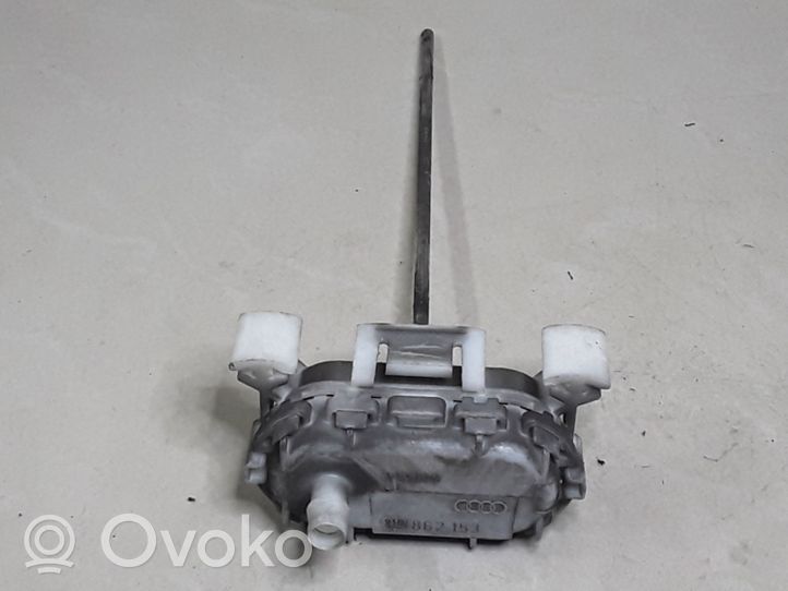 Audi A4 S4 B5 8D Siłownik klapki wlewu paliwa 8D0862153