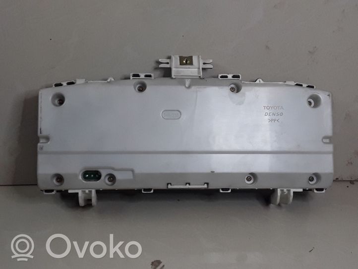 Toyota Corolla Verso E121 Compteur de vitesse tableau de bord 8380013150