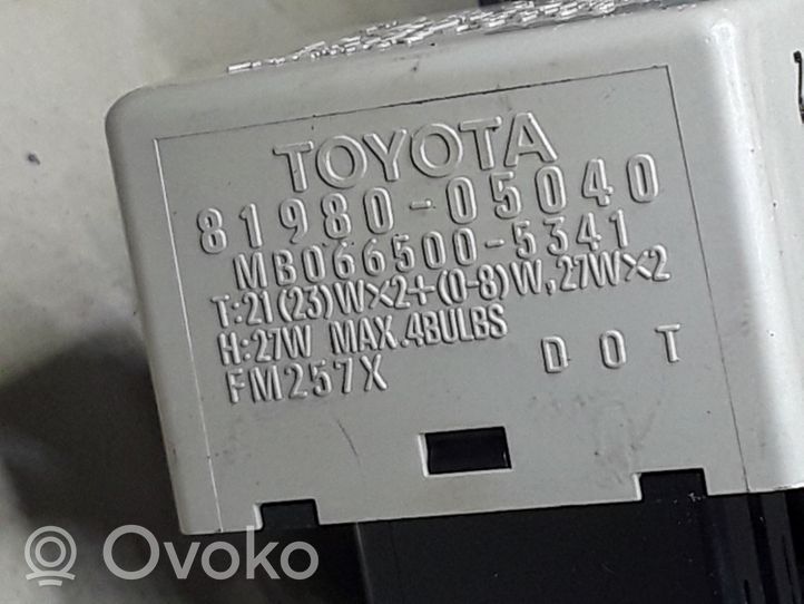 Toyota Avensis T250 Sicherungskasten 9008087013
