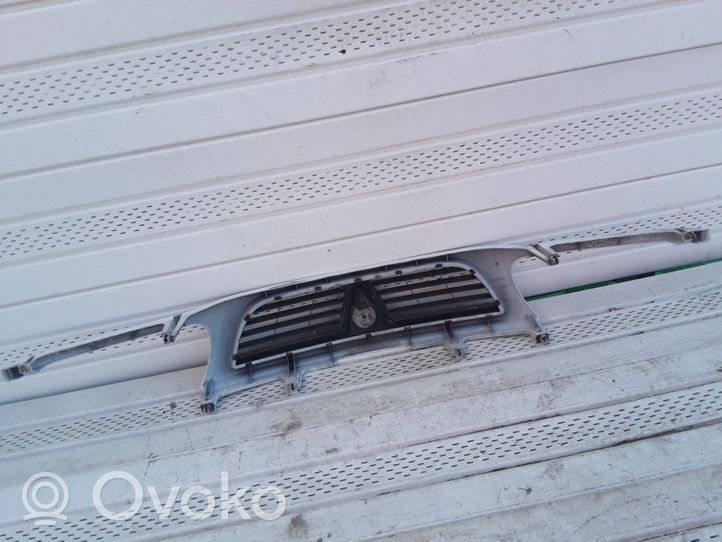 Opel Frontera B Grille calandre supérieure de pare-chocs avant 91161390