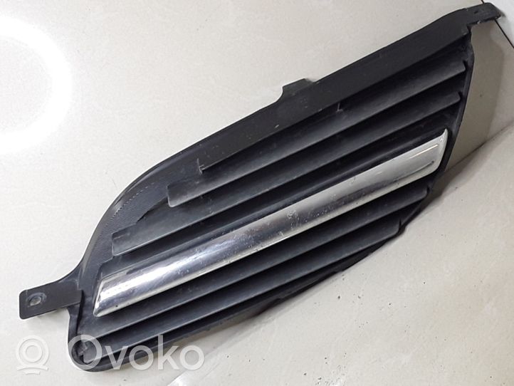 Nissan Almera Tino Grille calandre supérieure de pare-chocs avant 62330BU00