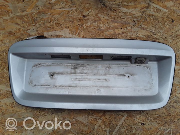 Nissan Almera Tino Takaluukun rekisterikilven valon palkki 90810BU700