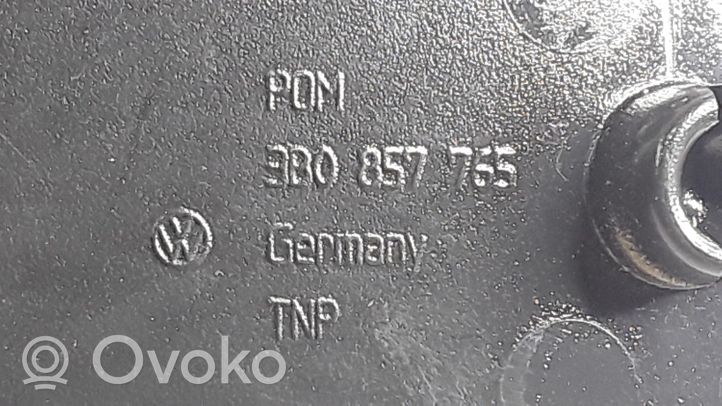 Volkswagen PASSAT B5.5 Takaistuimen turvavyö 3B0957765