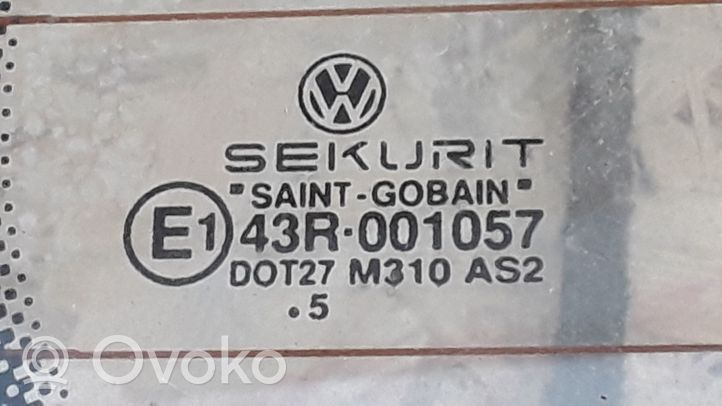 Volkswagen Golf III Takaluukun/tavaratilan kansi E143R001057