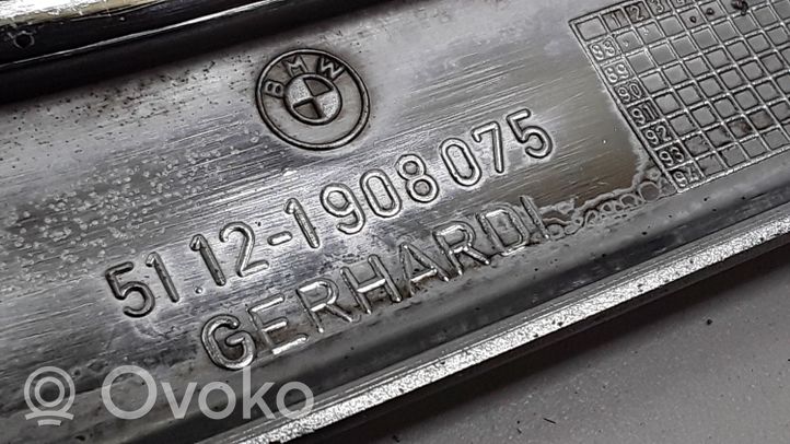 BMW 7 E32 Dekoratīvās aizmugurē bampera ulikas 51121908075