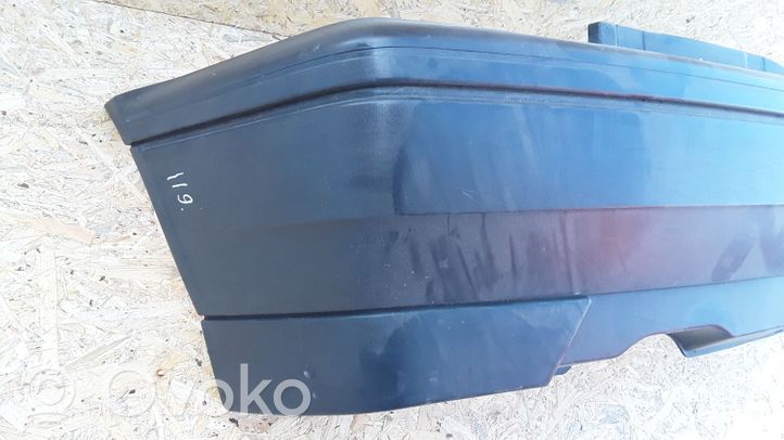 Volkswagen Golf III Support de pare-chocs arrière 1H6807417