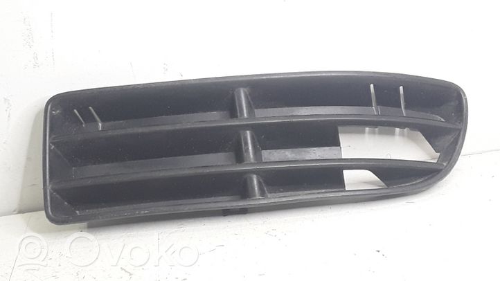 Volkswagen Bora Grille inférieure de pare-chocs avant 1J5853665