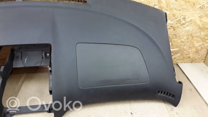 Toyota Avensis Verso Deska rozdzielcza 5531144061